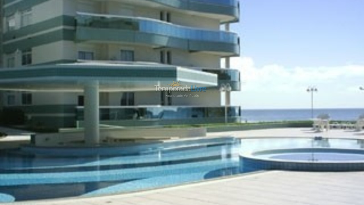 Apartamento para aluguel de temporada em Florianópolis (Praia Brava)