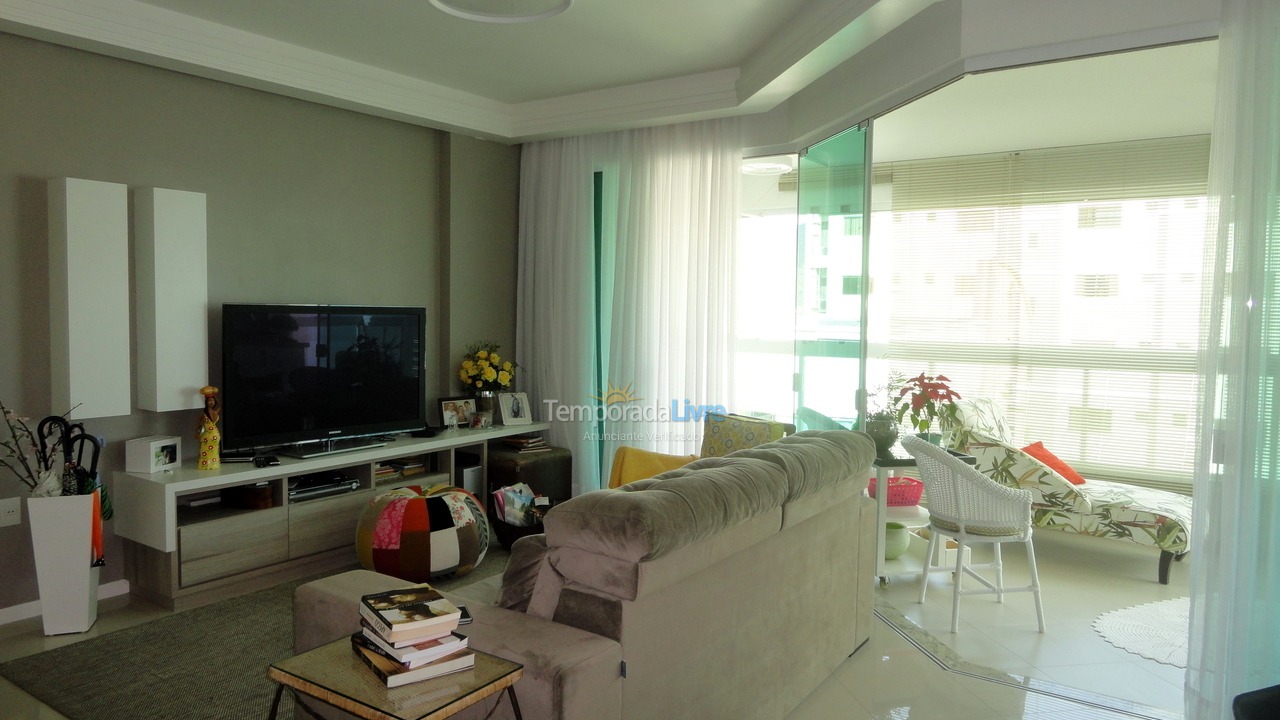 Apartamento para aluguel de temporada em Itapema (Meia Praia)