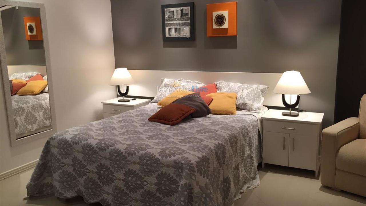 Apartamento para aluguel de temporada em Itapema (Meia Praia)