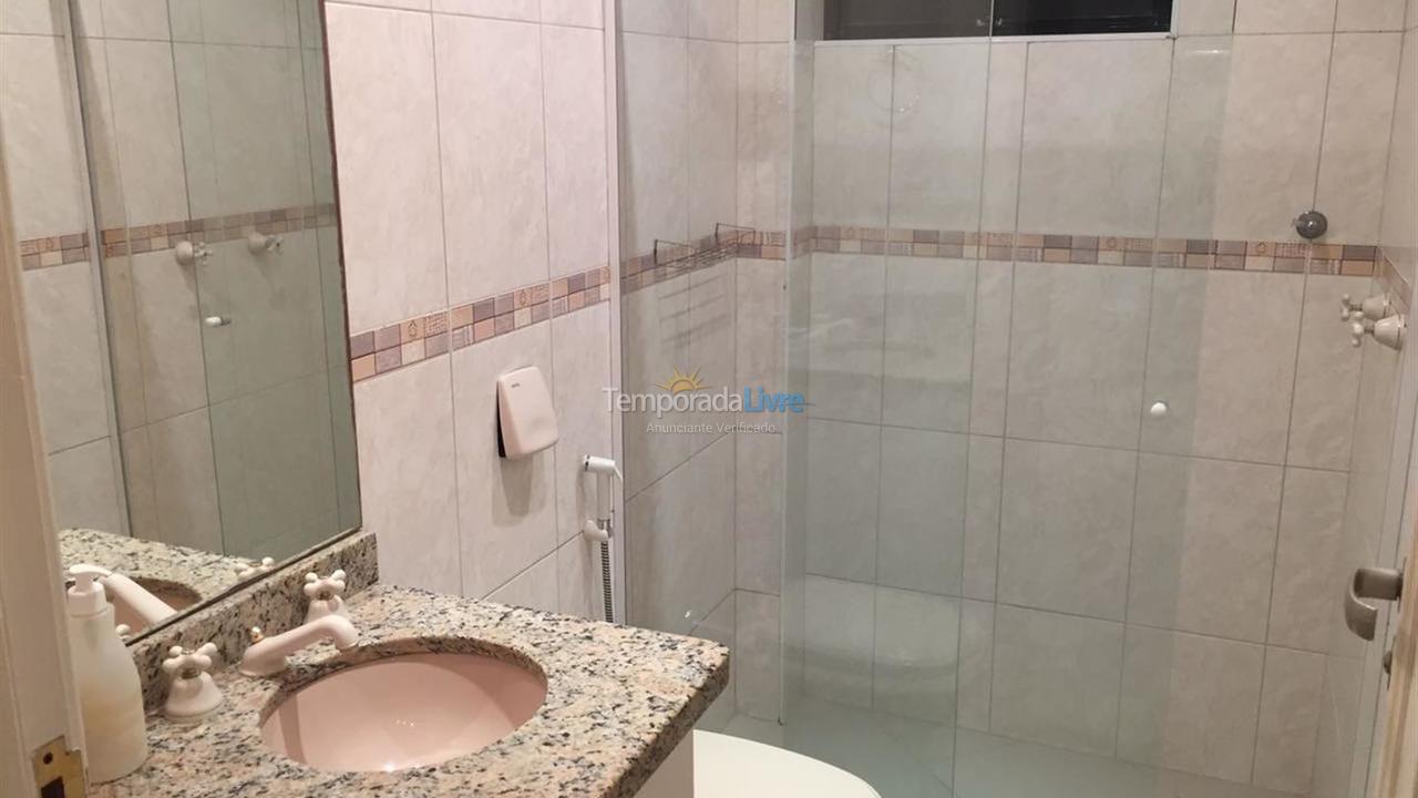 Apartamento para aluguel de temporada em Itapema (Meia Praia)