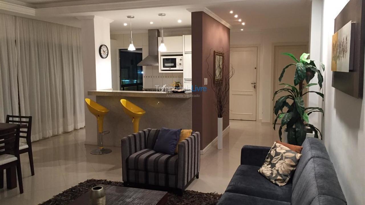 Apartamento para aluguel de temporada em Itapema (Meia Praia)