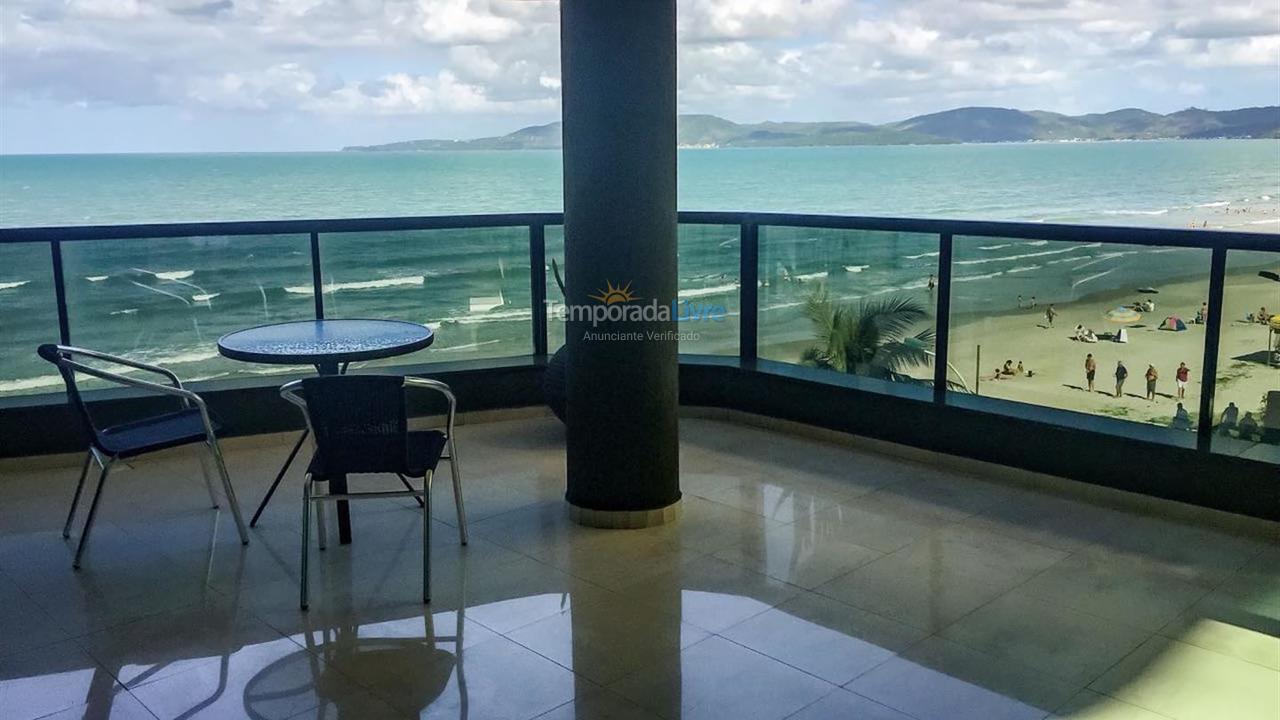 Apartamento para aluguel de temporada em Itapema (Meia Praia)