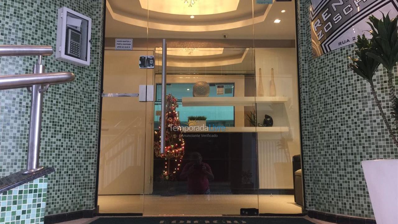 Apartamento para aluguel de temporada em Itapema (Meia Praia)