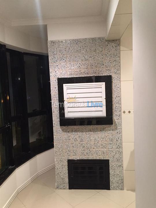 Apartamento para aluguel de temporada em Itapema (Meia Praia)