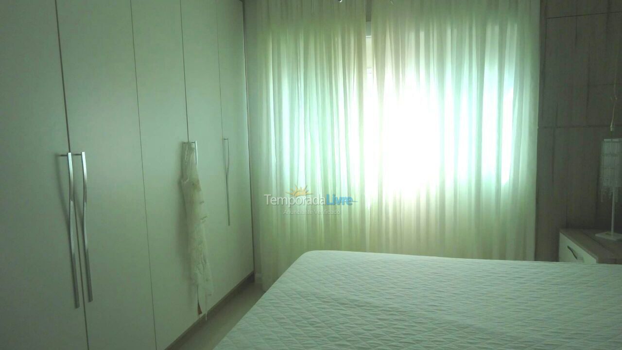 Apartamento para aluguel de temporada em Itapema (Meia Praia)