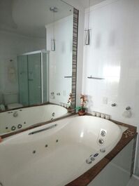 Apartamento 3 quartos Meia Praia Itapema SC