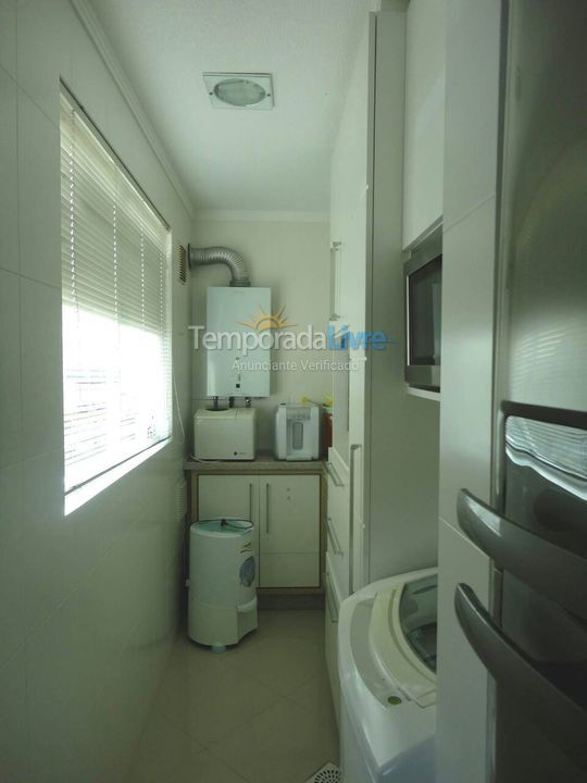 Apartamento para aluguel de temporada em Itapema (Meia Praia)