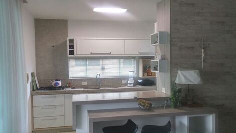 Apartamento 3 quartos Meia Praia Itapema SC