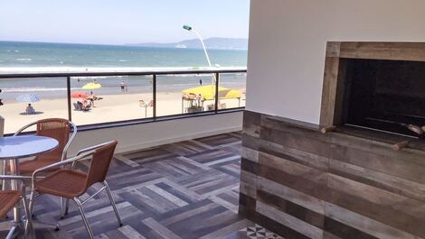 Apartamento frente al mar en Meia Praia - Itapema SC