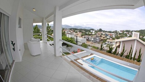High standard holiday home for up to 10 people in Panorânico in Garopaba