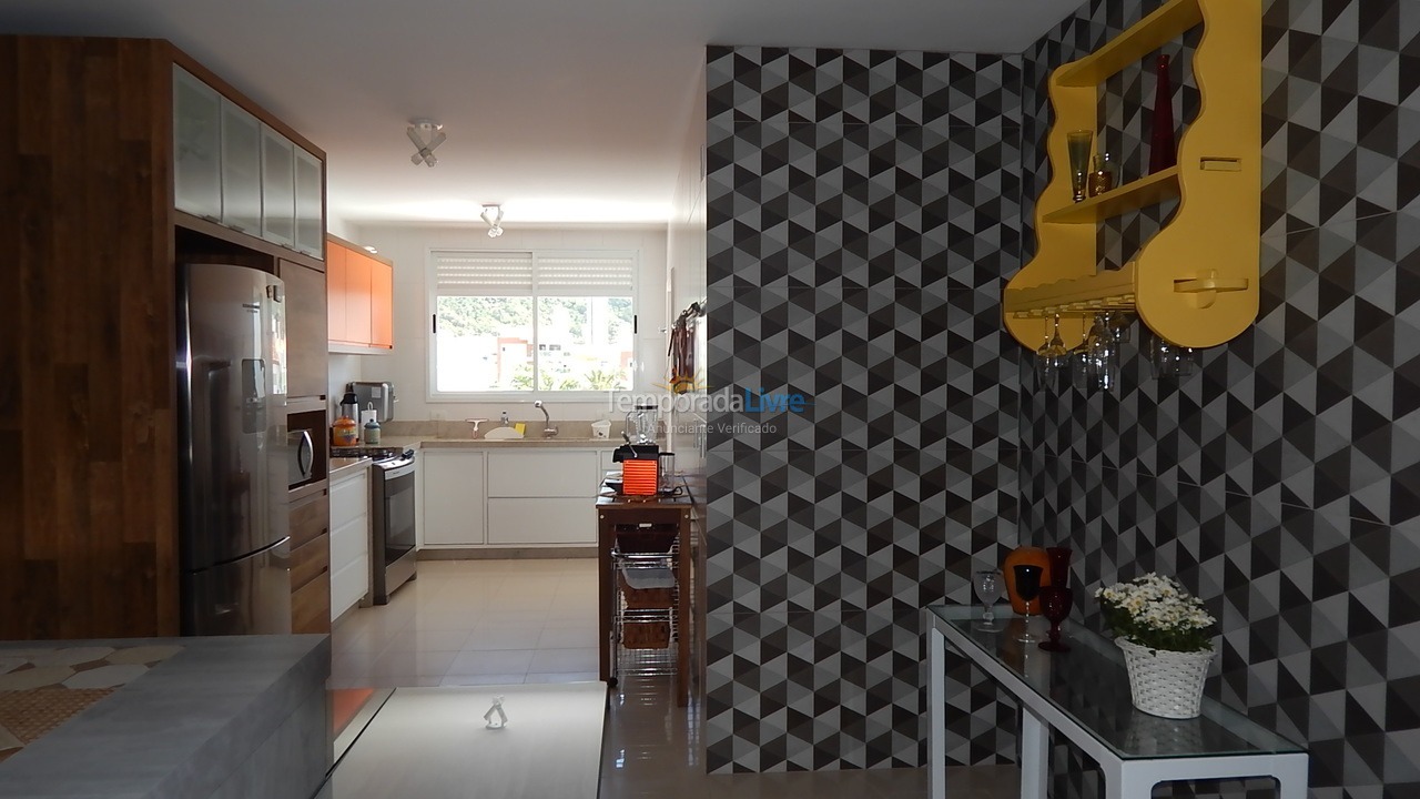 Apartment for vacation rental in Florianópolis (Praia Brava)