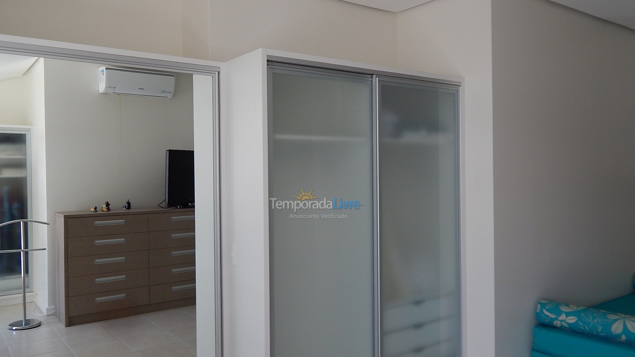 Apartment for vacation rental in Florianópolis (Praia Brava)