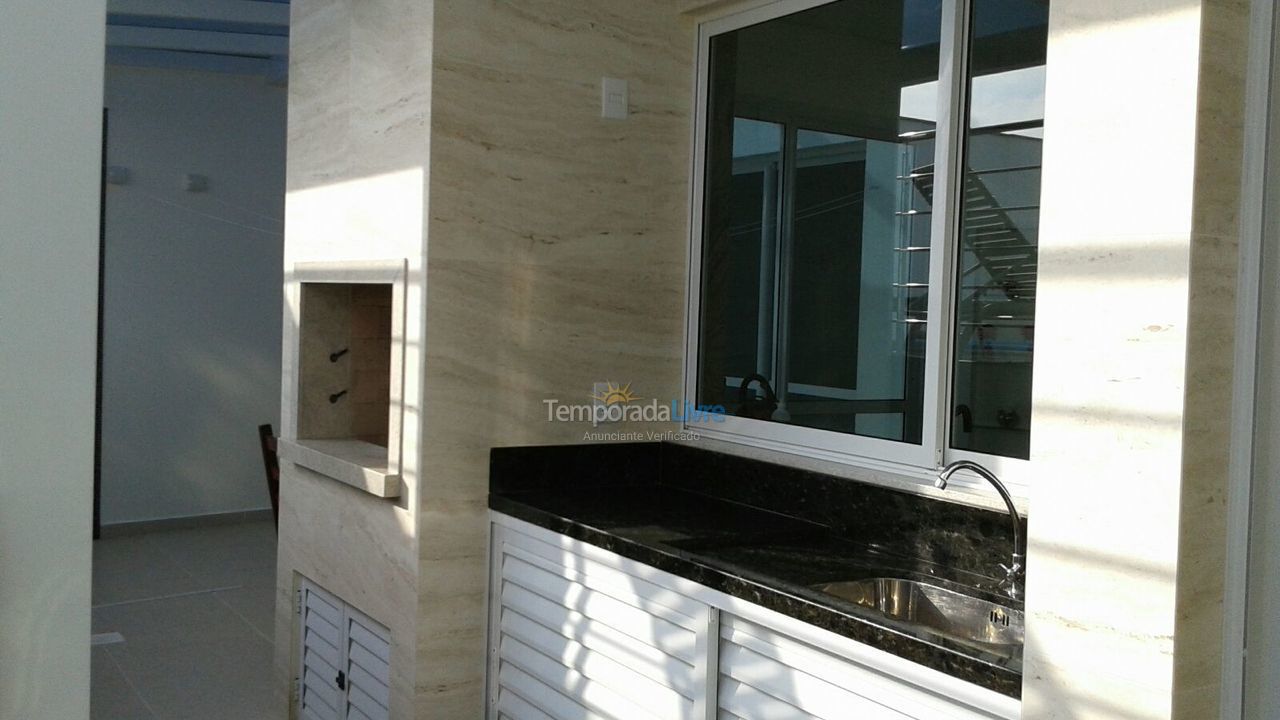 Apartamento para alquiler de vacaciones em Governador Celso Ramos (Praia de Palmas)