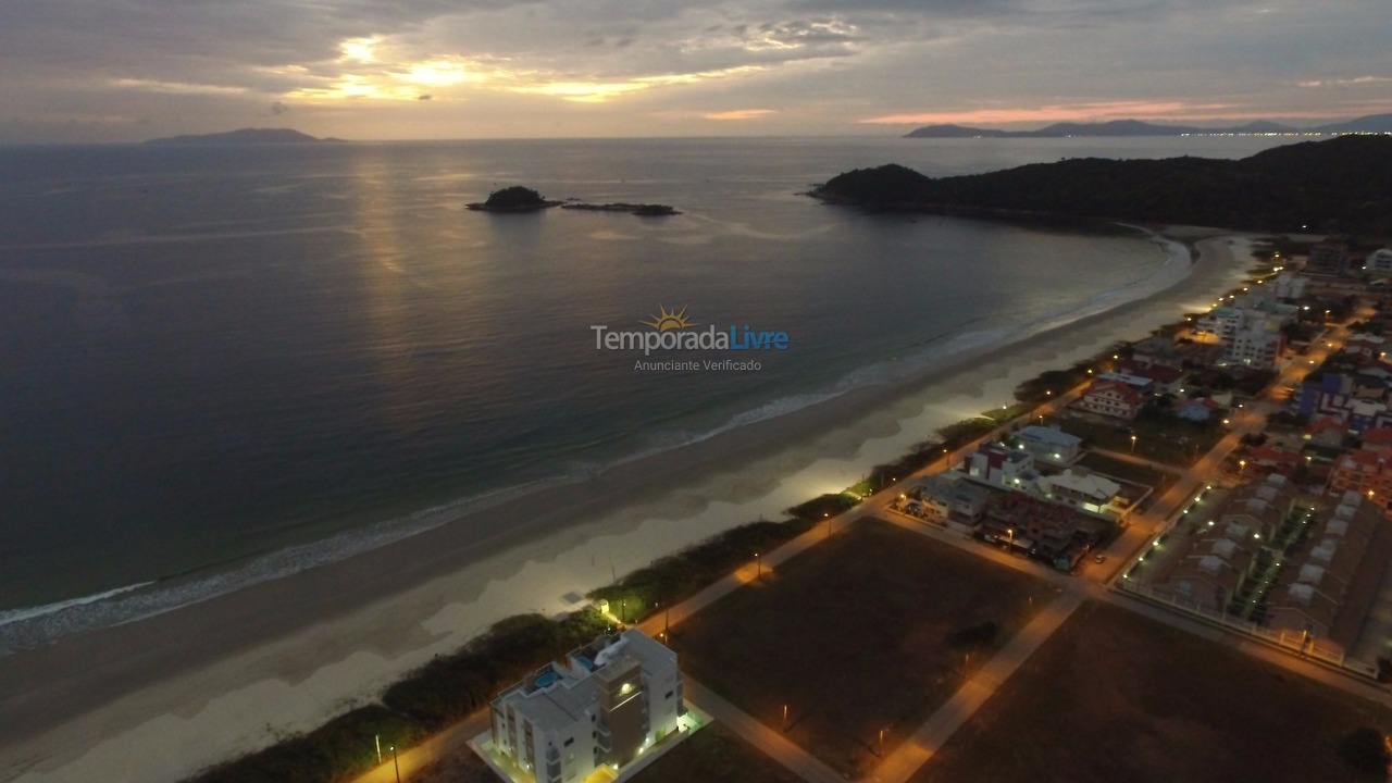 Apartamento para alquiler de vacaciones em Governador Celso Ramos (Praia de Palmas)