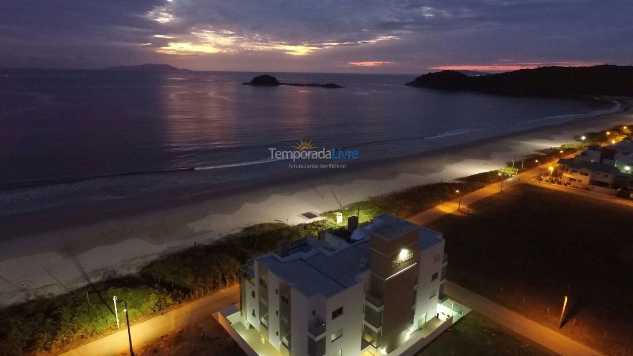 Apartamento para alquiler de vacaciones em Governador Celso Ramos (Praia de Palmas)