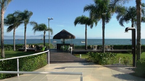 APARTAMENTO EN TRASPASO EN LA ARENA, CONDOMINIO MAGNÍFICA - Florianópolis