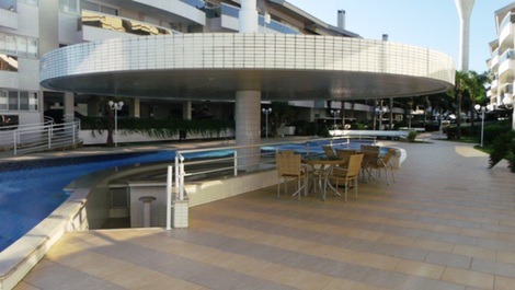 APARTAMENTO EN TRASPASO EN LA ARENA, CONDOMINIO MAGNÍFICA - Florianópolis