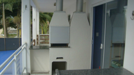 Lindo e Confortável Apartamento em Itapoá - em frente ao mar!