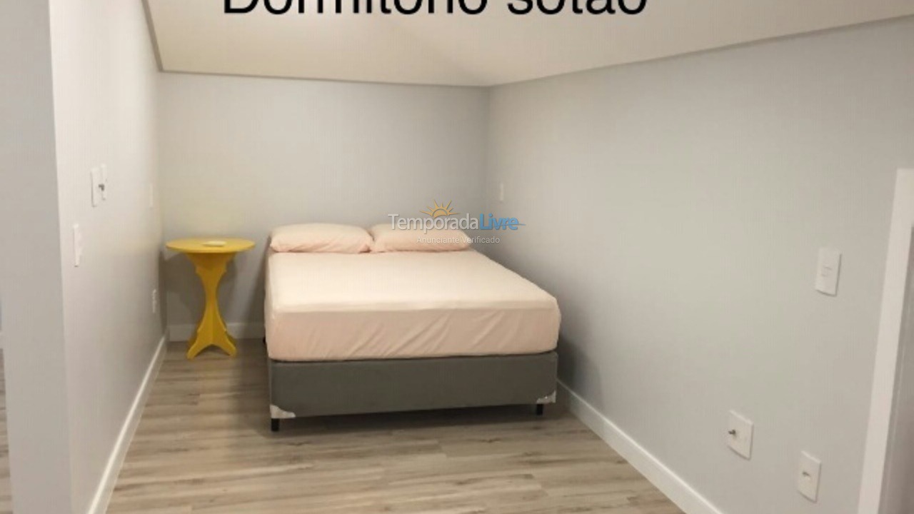 Casa para aluguel de temporada em Florianopolis (Praia dos Ingleses)