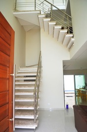 Escada de acesso as suítes