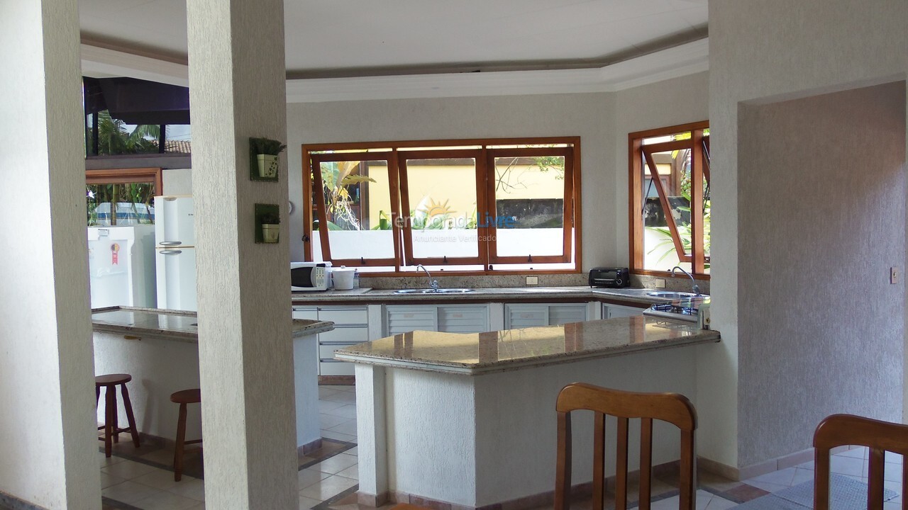 Casa para aluguel de temporada em São Sebastião (Praia da Baleia)