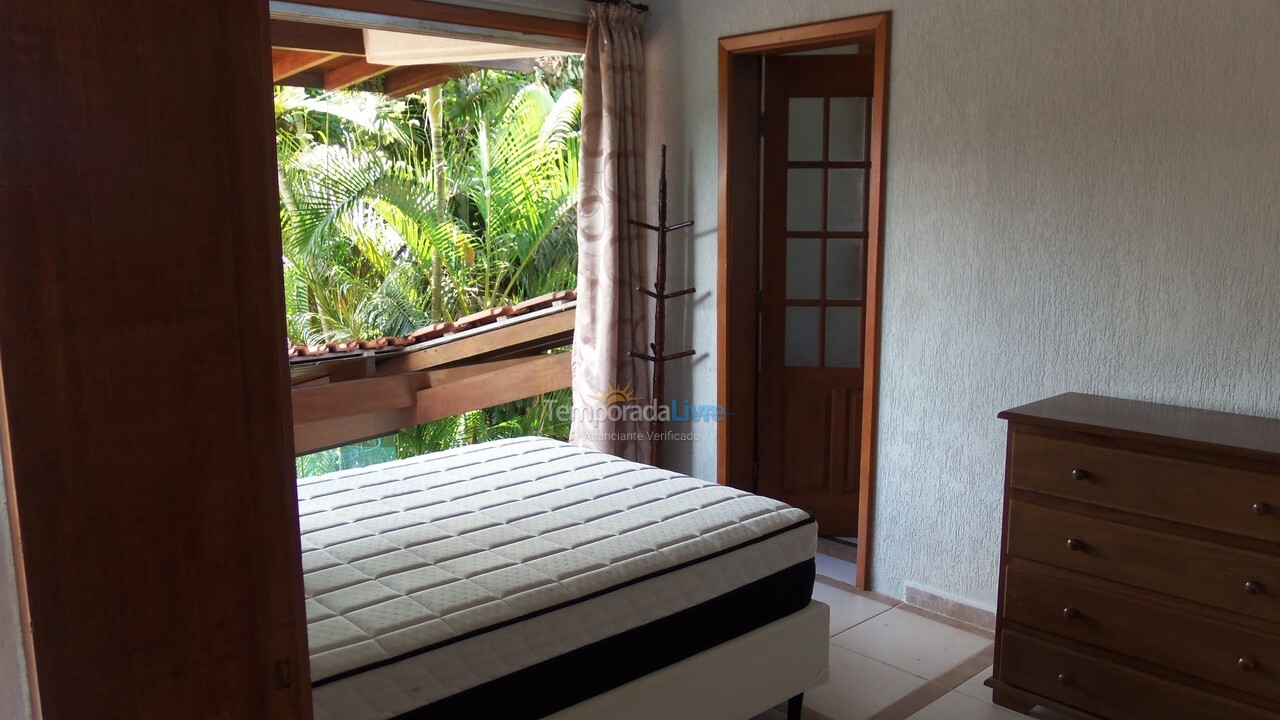 Casa para aluguel de temporada em São Sebastião (Praia da Baleia)