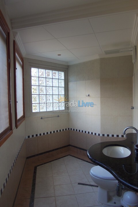 Casa para aluguel de temporada em São Sebastião (Praia da Baleia)