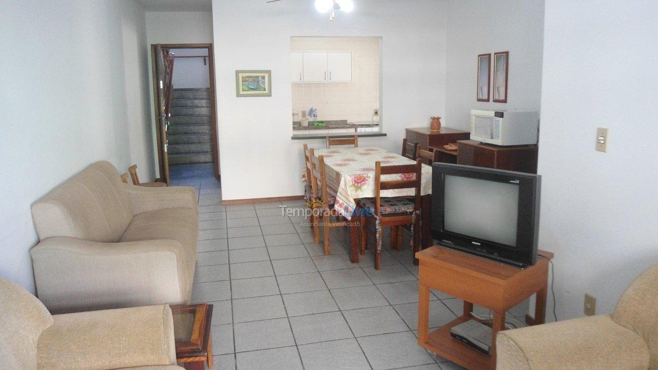 Apartamento para alquiler de vacaciones em Bombinhas (Praia de Bombas)