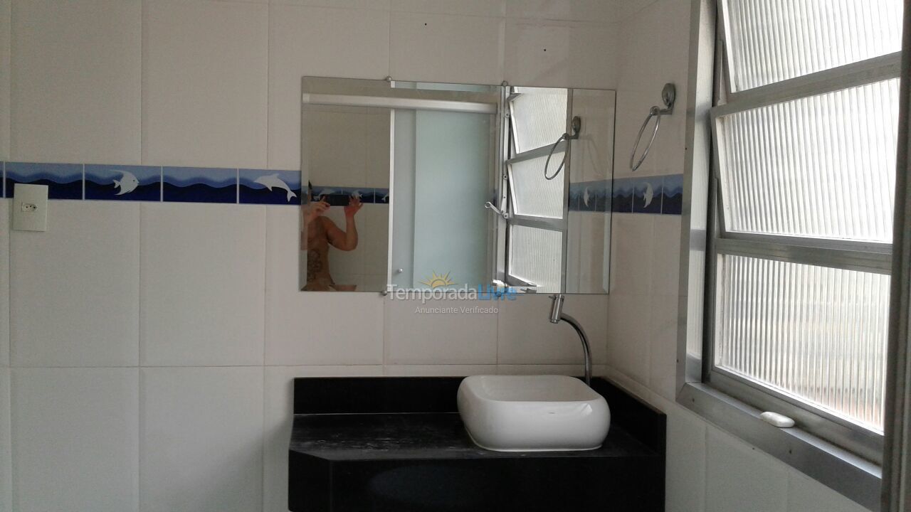 Casa para aluguel de temporada em Guarujá (Pitangueiras)