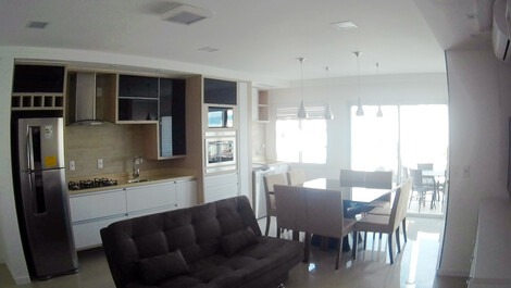 Spectacular penthouse 2 suites, 20 meters from the sea!