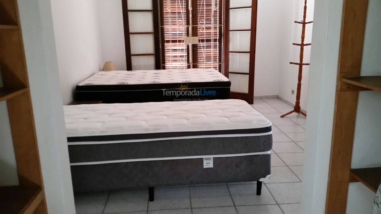 Casa para aluguel de temporada em Ubatuba (Enseada)