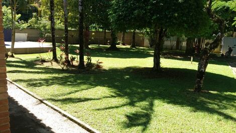 Linda Casa com 4 quartos, Piscina e Churrasqueira em Ubatuba