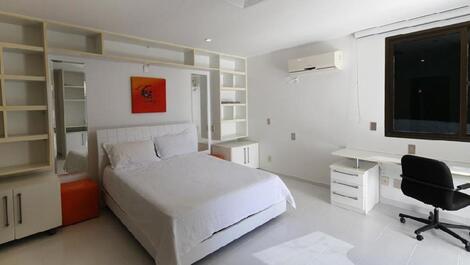ESTUPENDA MANSION, 5 suites, vista panorámica al mar, alquila DAILY / ANUAL