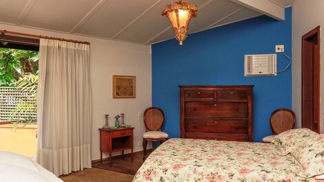 ENCANTO Y COWN EN JOÁ, CERCA DE LA PLAYA