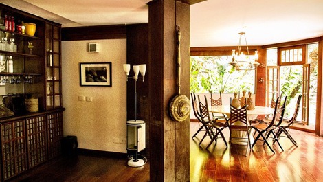 ENCANTO Y COWN EN JOÁ, CERCA DE LA PLAYA