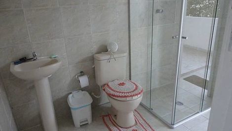 Furnished house for the season in PRAIA DE ARUANÃ in.