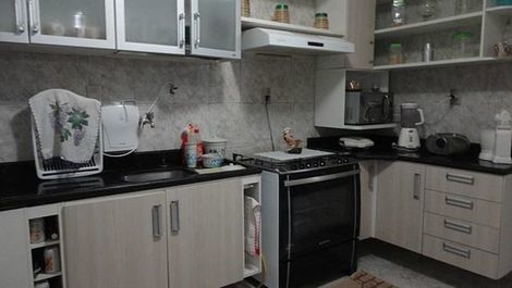 Furnished house for the season in PRAIA DE ARUANÃ in.