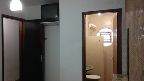 Banheiros privativos nas suítes