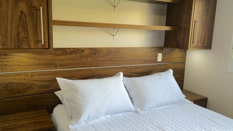 Luxuoso apartamento de 2 dorm. em Jurere