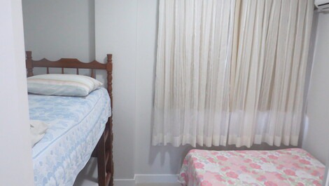 1º QUARTO COM 1 CAMA DE CASAL E 1 BELICHE