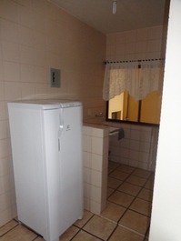 ÓTIMO APARTAMENTO A 70M DO MAR, AC, ÁGUA DE POÇO