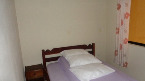 ÓTIMO APARTAMENTO A 70M DO MAR, AC, ÁGUA DE POÇO