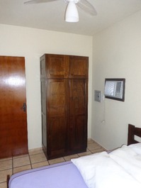 ÓTIMO APARTAMENTO A 70M DO MAR, AC, ÁGUA DE POÇO