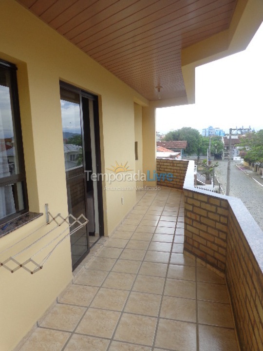 Apartamento para aluguel de temporada em São Francisco do Sul (Enseada)