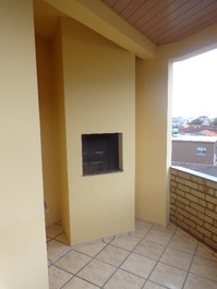 ÓTIMO APARTAMENTO A 70M DO MAR, AC, ÁGUA DE POÇO