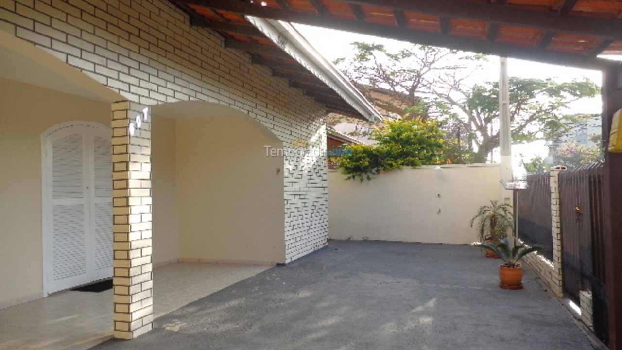 Casa para aluguel de temporada em São Francisco do Sul (Enseada)