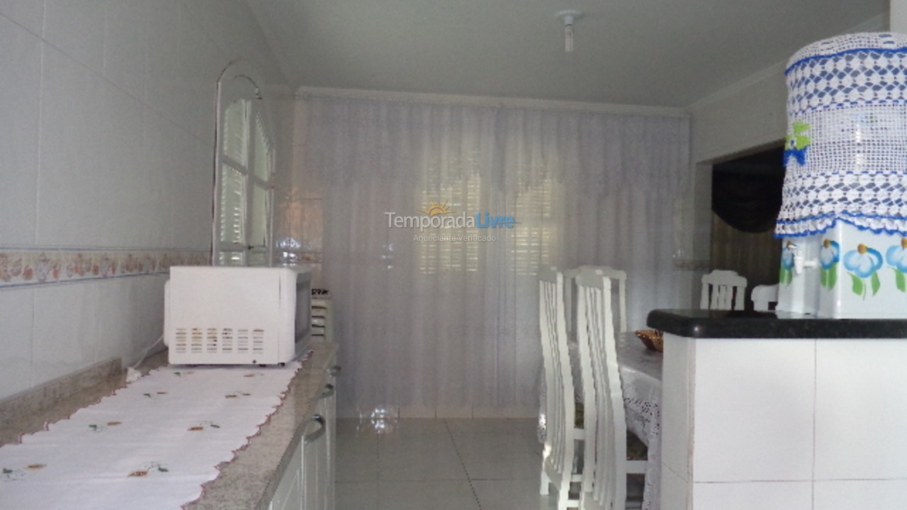 Casa para aluguel de temporada em São Francisco do Sul (Enseada)