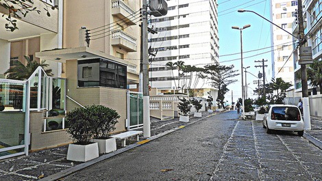 CALÇADÃO A 30M PRAIA