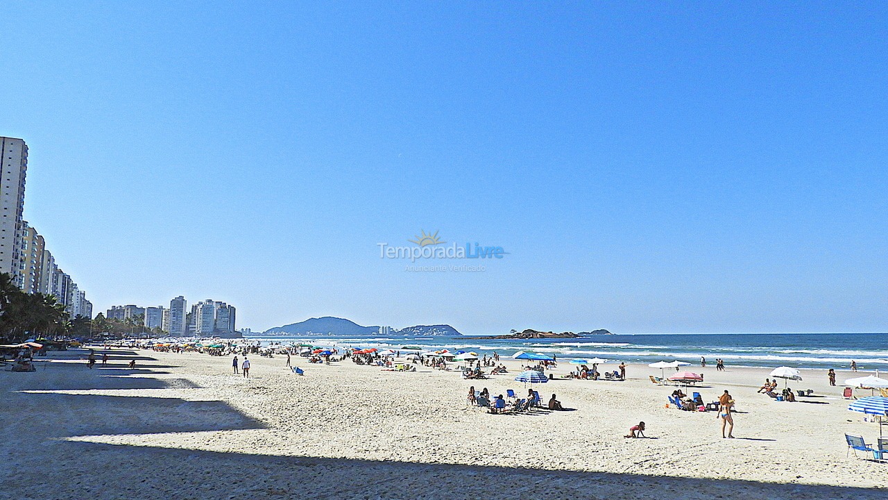 Apartamento para aluguel de temporada em Guarujá (Pitangueiras)