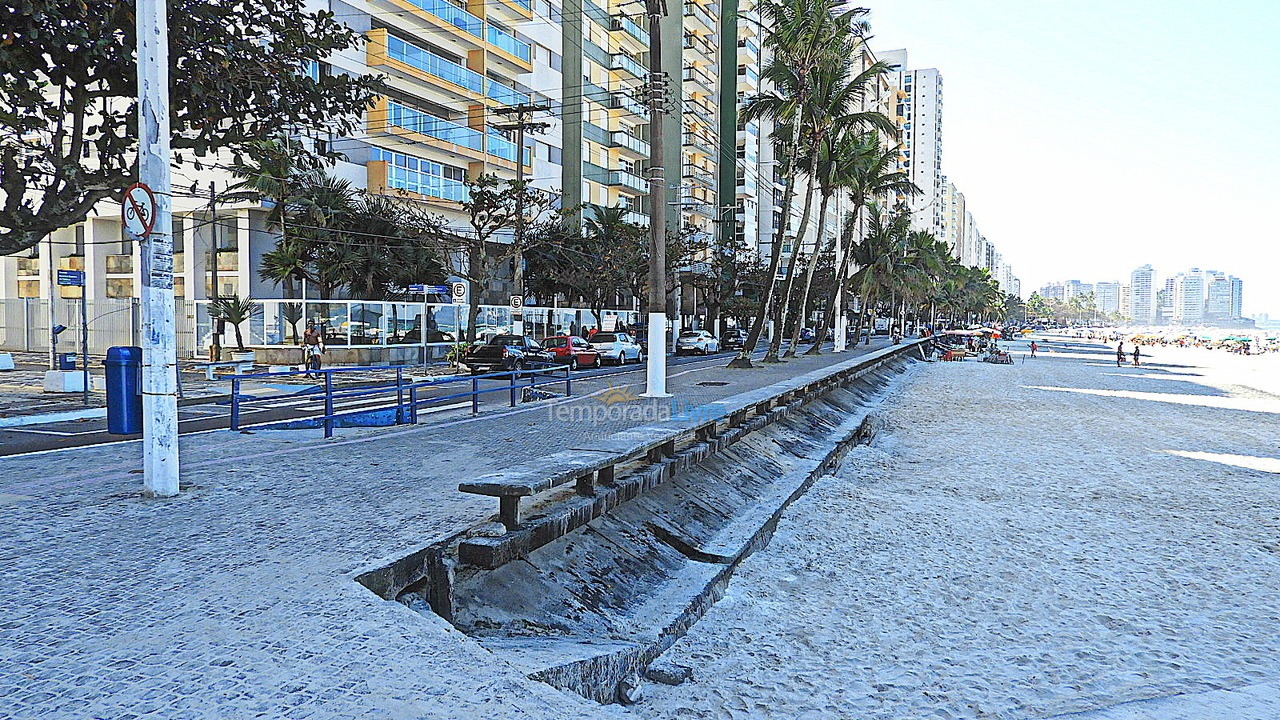 Apartamento para aluguel de temporada em Guarujá (Pitangueiras)